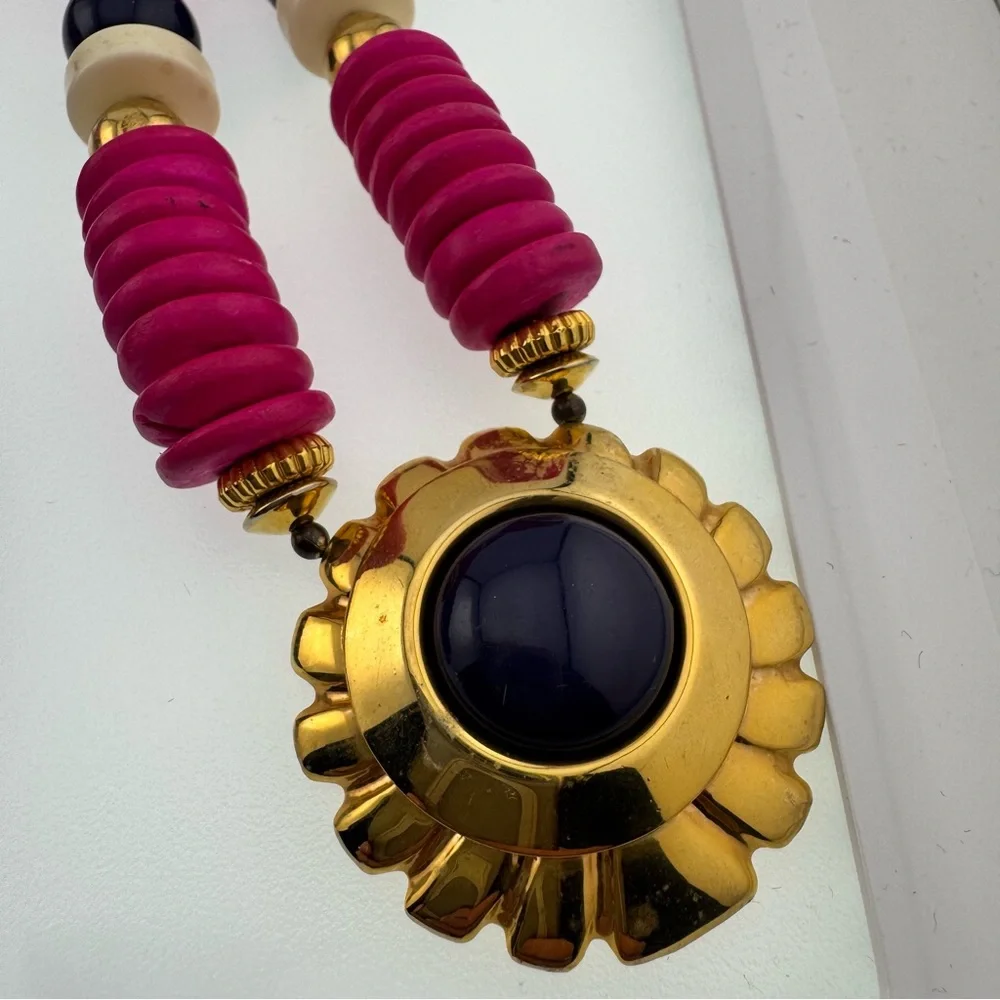 Vintage 80’s Retro Bold Multicolor Wood Beaded Necklace just in from Grandma - Picture 6 of 9